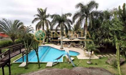 Mobiliado, lazer completo, piscina, espaço gourmet e campo de futebol à venda no João Paulo.