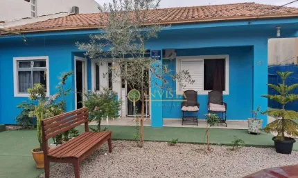 Oportunidade de Rentabilidade! Casa a 500 metros da praia à venda na Barra da Lagoa.