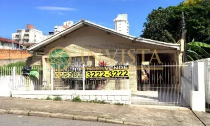 À venda | 290 m², 2 quartos, edícula e 2 vagas - canto, florianópolis.