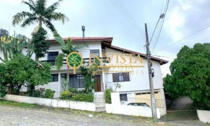 À venda | vista panorâmica, 6 quartos, mezanino e 4 vagas de garagem - trindade, em florianópolis.
