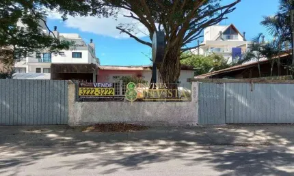 Terreno de 369,50m², todo murado, com 2 casas no Morro das Pedras - Á venda em Florianópolis