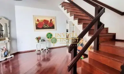 À venda | 2 pavimentos, 259 m², terraço, 5 quartos e edícula - estreito, em florianópolis.