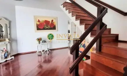 À venda | 2 pavimentos, 259 m², terraço, 5 quartos e edícula - estreito, em florianópolis.