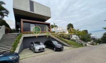 Casa com 3 quartos à venda, 340 m² por R$ 7.850.000 - Cacupé - Florianópolis/SC