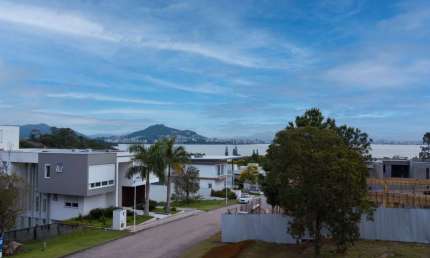 erreno com 762m² à venda em Condomínio fechado de Alto Padrão em Cacupé.