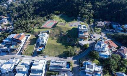 À venda | Terreno com 720 m² em Condomínio fechado - Trindade, em Florianópolis.