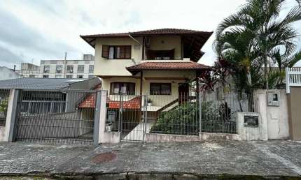 Casa com 4 dormitórios à venda, 320 m² por R$ 1.690.000,00 - Trindade - Florianópolis/SC