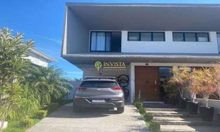 Casa de Alto Padrão com Piscina Privativa, Churrasqueira, 3 Suítes e 2 Vagas – À Venda na Cachoeira do Bom Jesus
