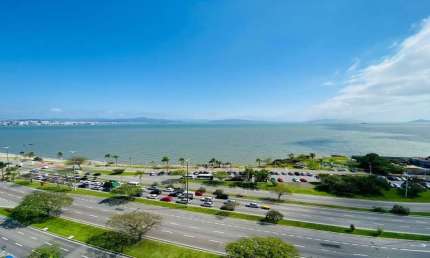 Apartamento Residencial à venda, Centro, Florianópolis - AP0357.