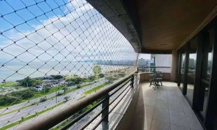 À venda | 300 m², Frente Mar, 5 quartos, Mobiliado e 2 vagas de garagem - Av. Beira Mar Norte, no Centro de Florianópolis.