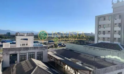 Prédio Comercial com 6 pavimentos e vista mar à venda no Centro de Florianópolis.