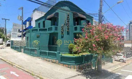 Casa comercial de esquina, 170m² privativos e 2 vagas de garagem - à venda no centro de florianópolis.