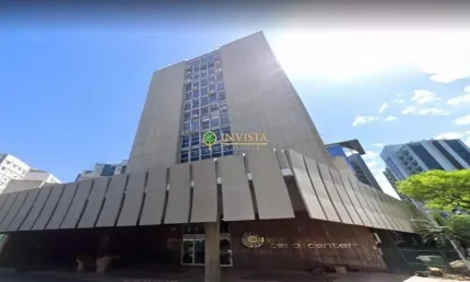 Sala Comercial à venda com 1 vaga de garagem no Centro de Florianópolis.