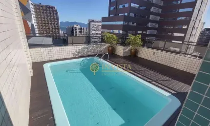 Duplex, vista mar, piscina privativa, 3 suítes e 3 vagas no centro de florianópolis.