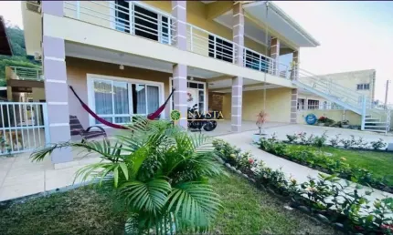 À venda | 340 m², semi mobiliado, 3 quartos, sacada e 2 vagas de garagem - governador celso ramos.