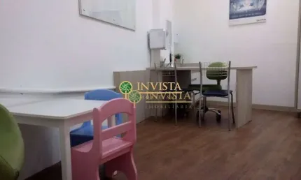 Loja comercial com 27m² e recepção - Á venda no Centro de Florianópolis