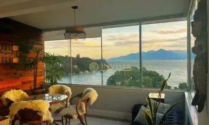 Frente mar, mobiliado, com 3 quartos sendo 2 suítes e vista mar