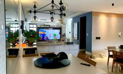 Mobiliada, com 4 quartos sendo 1 suíte e área de lazer ampla com piscina