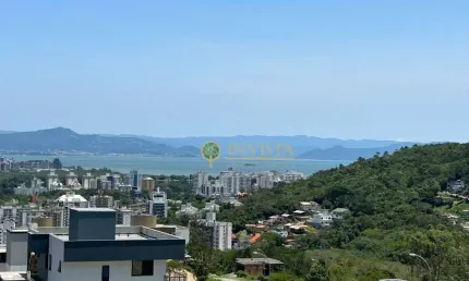 Lote com vista para o mar, infraestrutura completa e localização privilegiada