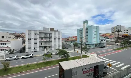 À venda | Próximo ao Supermercados Angeloni, 3 quartos, vista livre e 1 vaga de Garagem - Capoeiras, em Florianopolis.