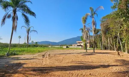 Terreno em condominio fechado com infraestrura de lazer no bairro ratones.