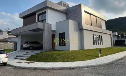 4 quartos em condomínio fechado com infraestrutura de lazer completa à venda no ratones em florianópolis.
