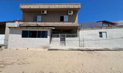 Frente Mar, 7 quartos, terraço e 3 vagas na praia de Cacupé - Á  venda em Florianópolis