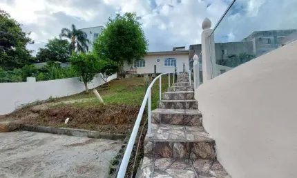 3 quartos e um amplo terreno - À venda no Jardim Janaína, Biguaçu.