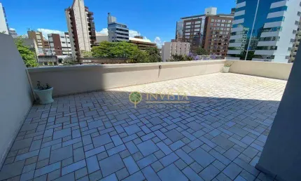 2 quartos, terraço, 1 vaga e localização privilegiada próximo ao beiramar shopping, à venda em florianópolis.