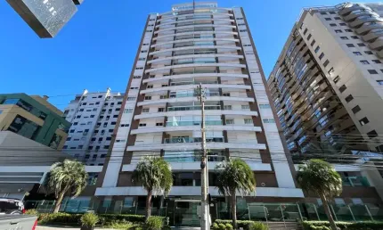À venda | 97 m², 2 suítes, sacada e 1 vaga de garagem - Frente Angeloni e Top Market, em Florianópolis.