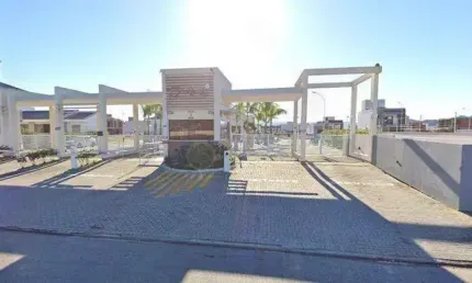 Casa em condominio fechado com infraestrutura de lazer completa - biguaçu, bairro deltaville.