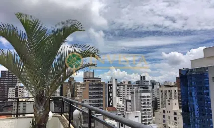 Triplex de 200m², 2 suítes, terraço com churrasqueira e vista parcial Mar - Á venda no Centro de Florianópolis