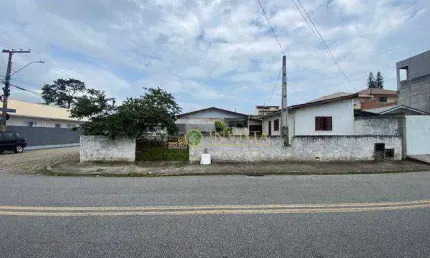 Casa residencial com 2 quartos localizada próximo ao estádio orlando scarpelli.