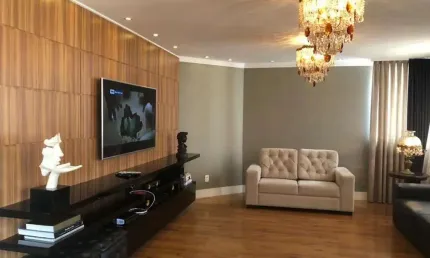 Triplex com terraço e piscina, 3 quartos e 3 vagas próximo ao Colégio Catarinense na Tenente Silveira em Florianópolis.