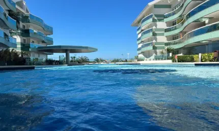 4 suítes e 3 vagas em condomínio frente ao Mar, com amplas áreas de lazer e social - À venda na Praia Brava
