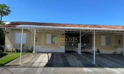 Em condomínio fechado, semi mobiliado com 3 quartos e 1 vaga no Bela Vista - À venda na Palhoça