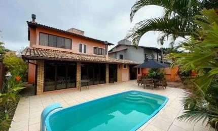 Espaço gourmet, piscina, 3 quartos e 2 vagas na praia de Jurerê Internacional - À venda em Florianópolis