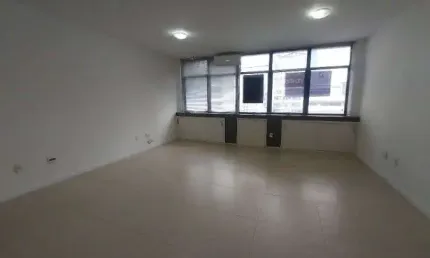 Sala comercial com 49m² e 1 vaga à venda no centro de florianópolis.