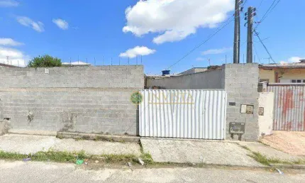 À venda | 4 quartos, amplo quintal com piscina e 2 vagas de garagem - Ipiranga, São José.