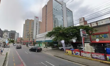 À venda | Sala Comercial com 31,37m² e 1 vaga - Estreito, em Florianópolis.