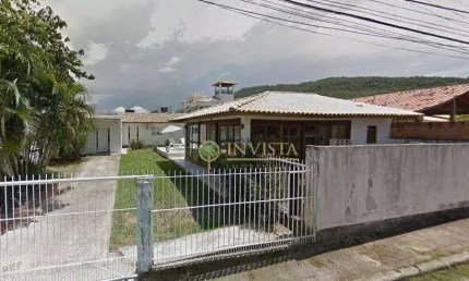 Área de churrasqueira com piscina, 2 quartos e 2 vagas à venda no Campeche.