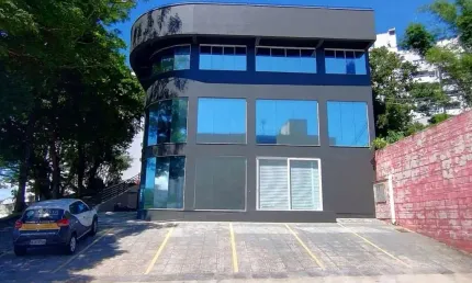 Prédio comercial com vista mar à venda no bairro estreito.