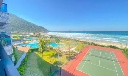 Frente mar com 4 quartos sendo 2 suítes e 2 vagas à venda na praia brava