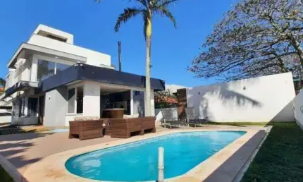 À venda | 200 m², alto padrão, frente mar com piscina privativa e 3 suítes -  jardim atlântico, próximo ao super a, em florianópolis.