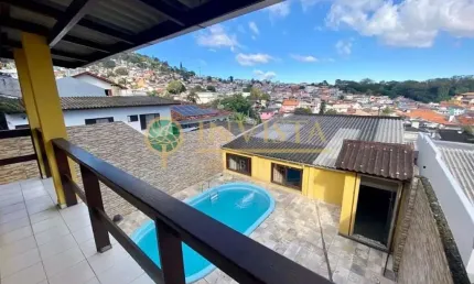 À venda | 317 m², 3 suítes, piscina privativa, edícula e 2 vagas -  agronômica, florianópolis.