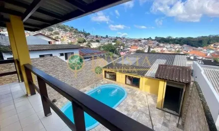 À venda | 317 m², 3 suítes, piscina privativa, edícula e 2 vagas -  agronômica, florianópolis.