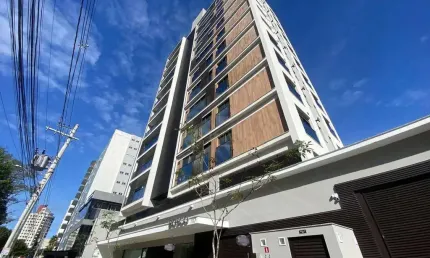À venda | andar alto, 2 suítes, 69 m² privativos e 2 vagas de garagem — av. hercílio luz, centro de florianópolis.