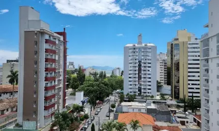À venda | novo, 3 suítes , 152 m² e 3 vagas de garagem + hobby box - centro, em florianópolis.