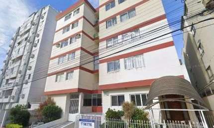À venda | 89 m², Reformado, Mobiliado, 3 quartos e 1 vaga - Balneário do Estreito.