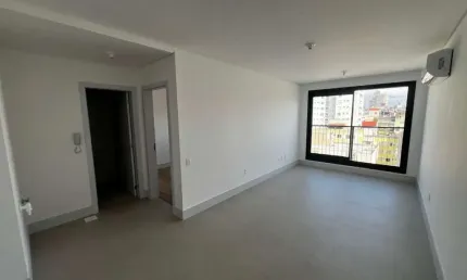 Área de lazer completa com 1 quarto e 1 vaga à venda no Estreito em Florianópolis.